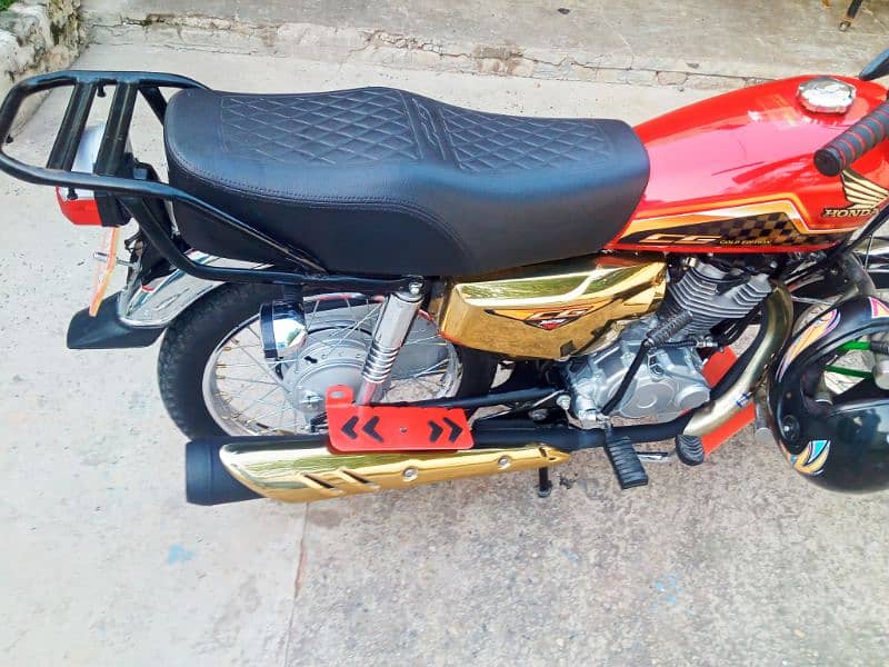 Honda 125 Golden Edition. . . . exchange possible 2