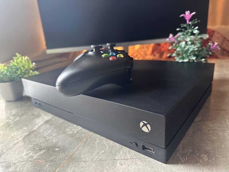 Xbox 1x Console 4K | 2 Month Gamepass 2