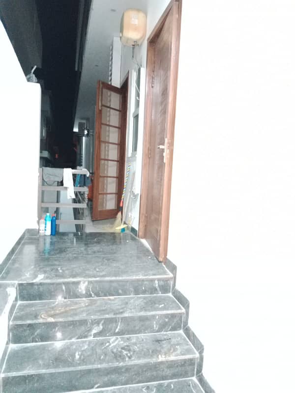 1 Kanal upper portion available of rent 28