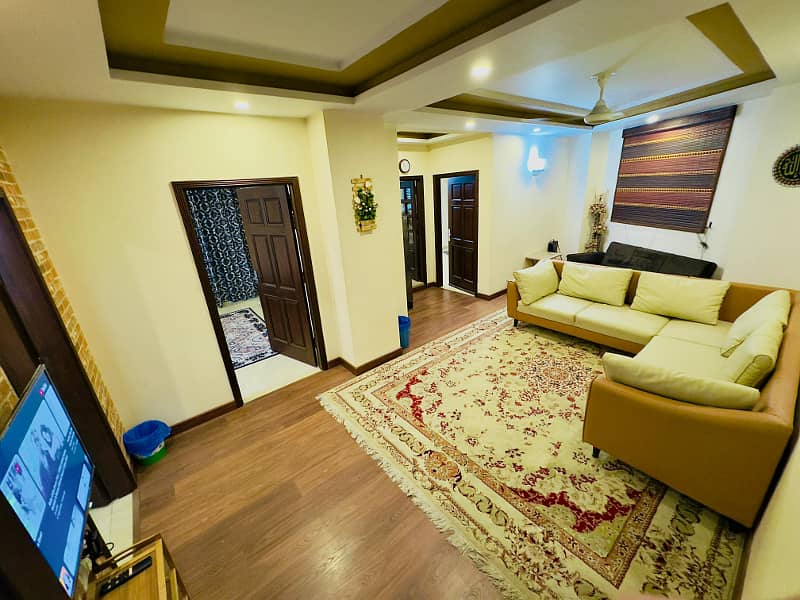 -3 Bedroom lavish apartment available on daily basis 10