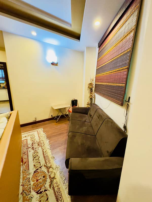 -3 Bedroom lavish apartment available on daily basis 18