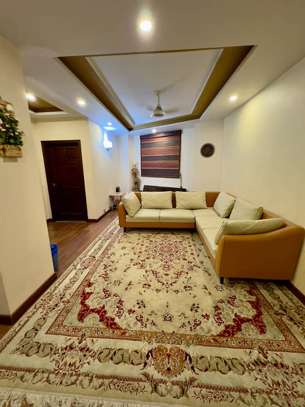 -3 Bedroom lavish apartment available on daily basis 20