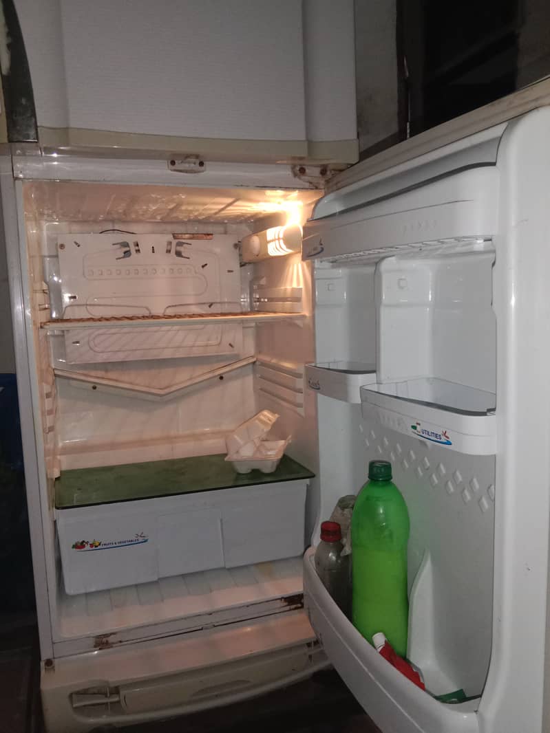 Medium size fridge 2