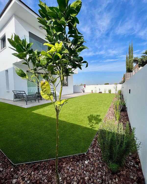 artificial grass with fitting 2