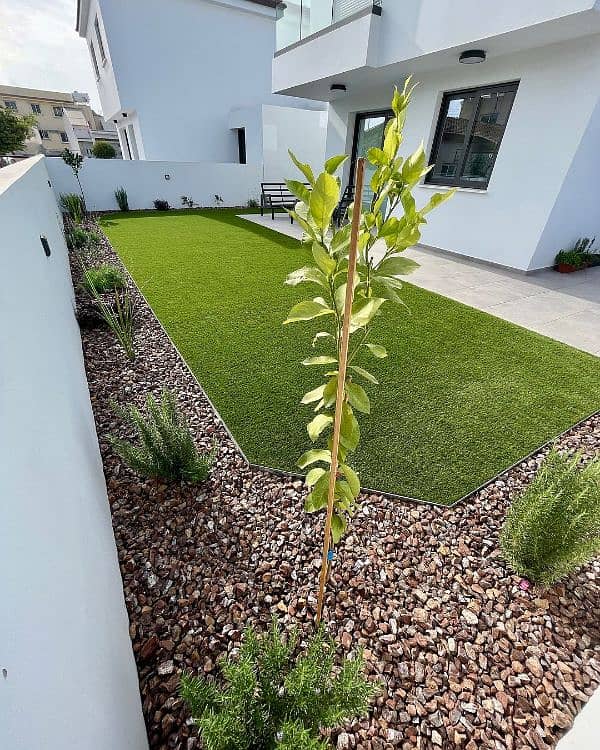 artificial grass with fitting 3