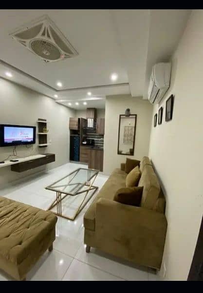 One bed luxury apartment for short stay like(3to4)hours in bahria town 3