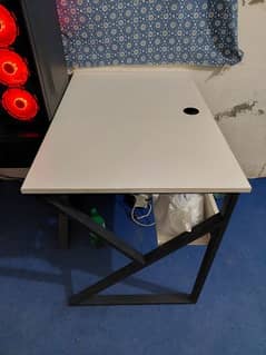 white colour table for Gaming  PC and laptop