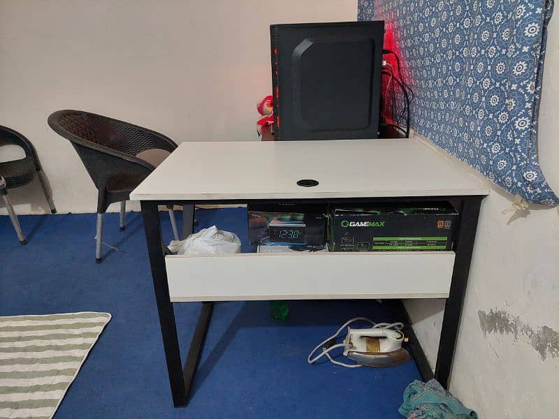 white colour table for Gaming  PC and laptop 2