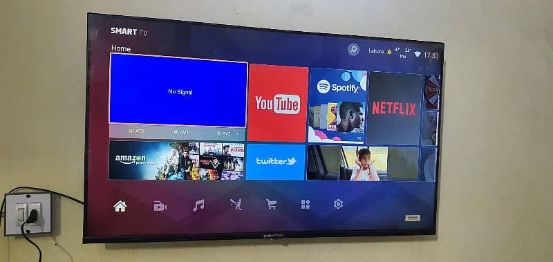 Multynet 43 inches borderless android led good condition 4