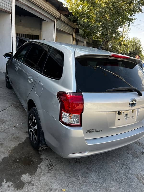 Toyota Corolla Fielder 2014 1