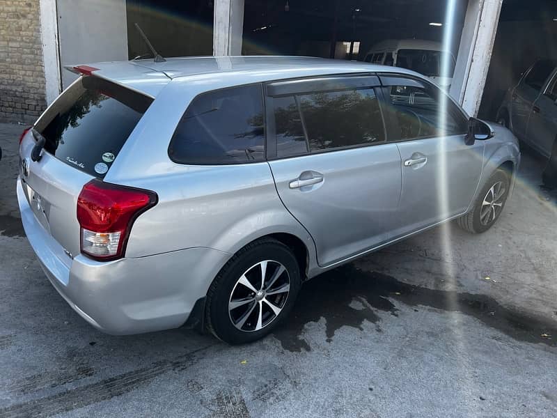 Toyota Corolla Fielder 2014 5