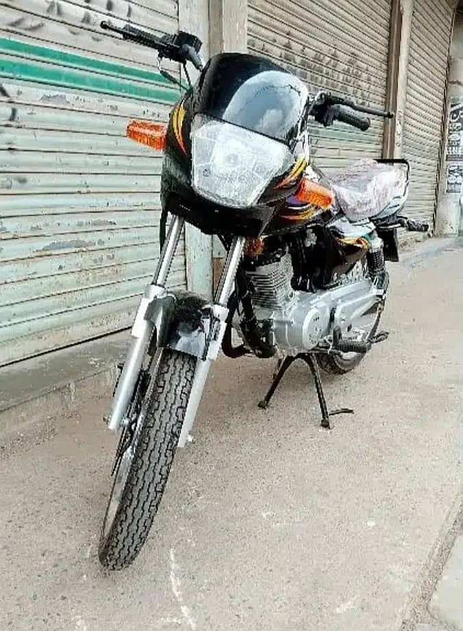 Super Star 125 Deluxe | Disc Brake, Fuel Guage & 5 Gears | Ahsan Autos 5