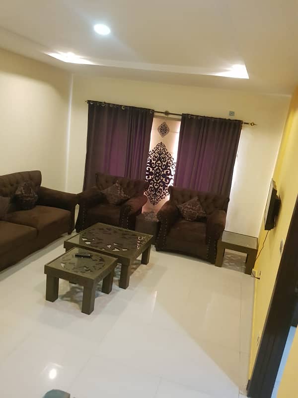 Par Day short time One BeD Room apartment Available for rent in Bahria town phase 4 and 6 empire Heights 2 Family apartment 4