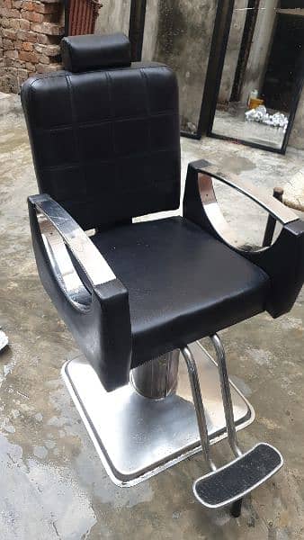 2 cutting chairs are available now 2