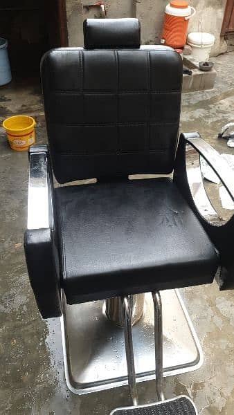 2 cutting chairs are available now 3