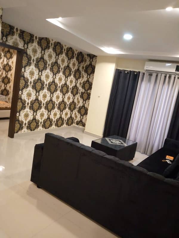 Par Day short time One BeD Room apartment Available for rent in Bahria town phase 4 and 6 empire Heights 2 Family apartment 4