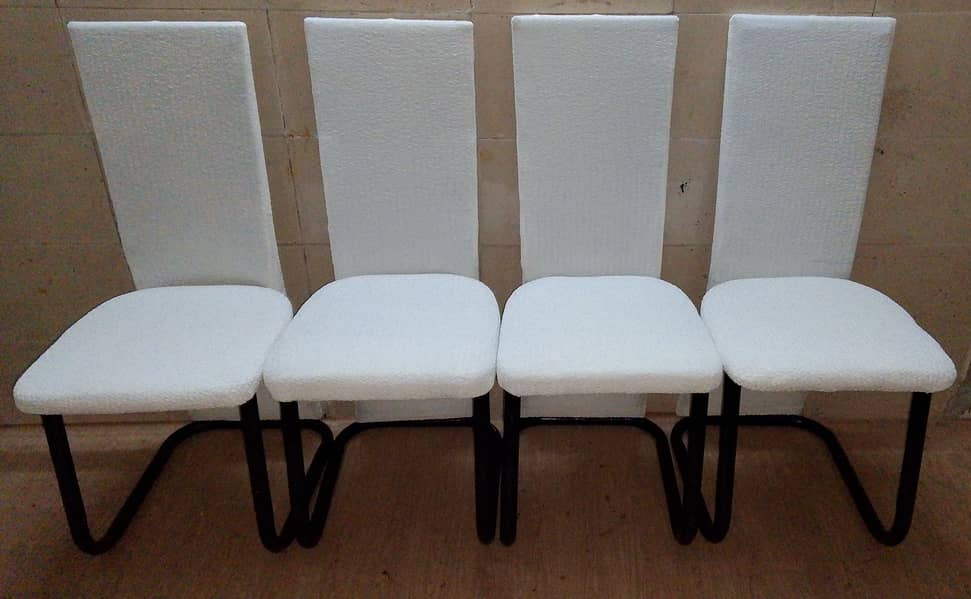 __4__ ELEGANT WHITE CHAIRS 0