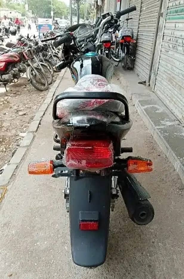 Super Star 125cc Dlx | 5 Gears, Disc Brake & Fuel Guage | Ahsan Autos 8