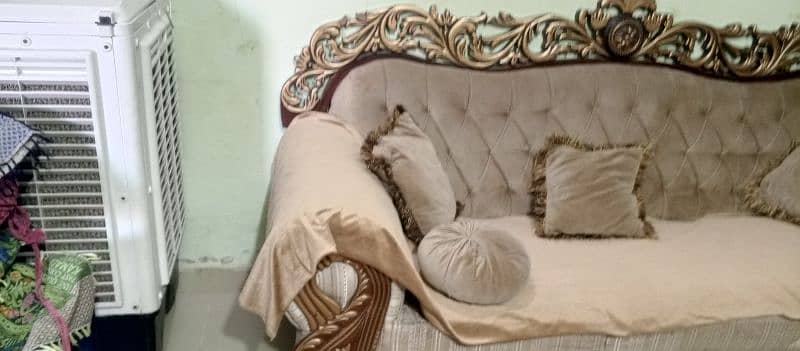 5 seater sofa set condition like new in multan 2