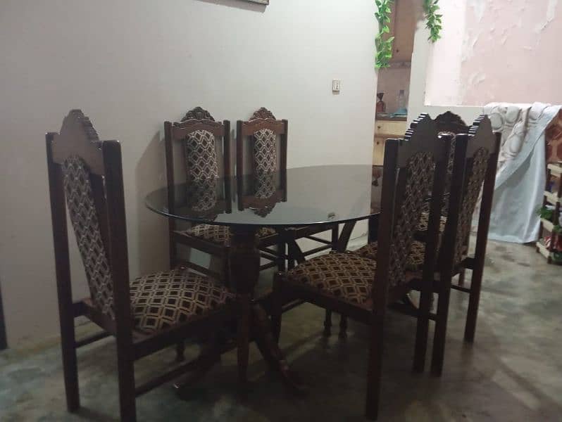 6 seater Dining table (for sale) 3