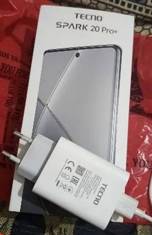 Tecno spark 20 pro plus 13