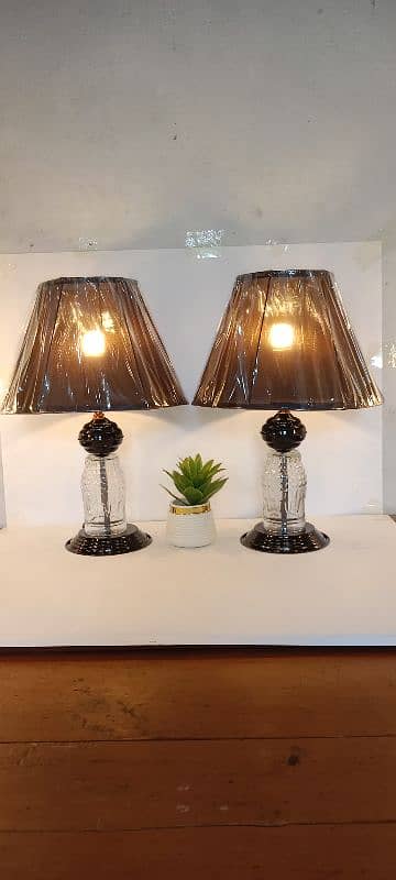 table Lamp 2 pieces pack up color black material matel and glass 5