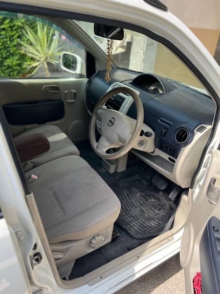 Nissan Otti 2011 10