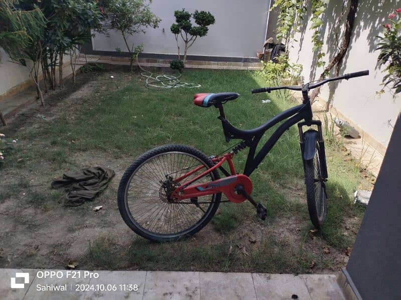 Mountain bicycle in good condition 2