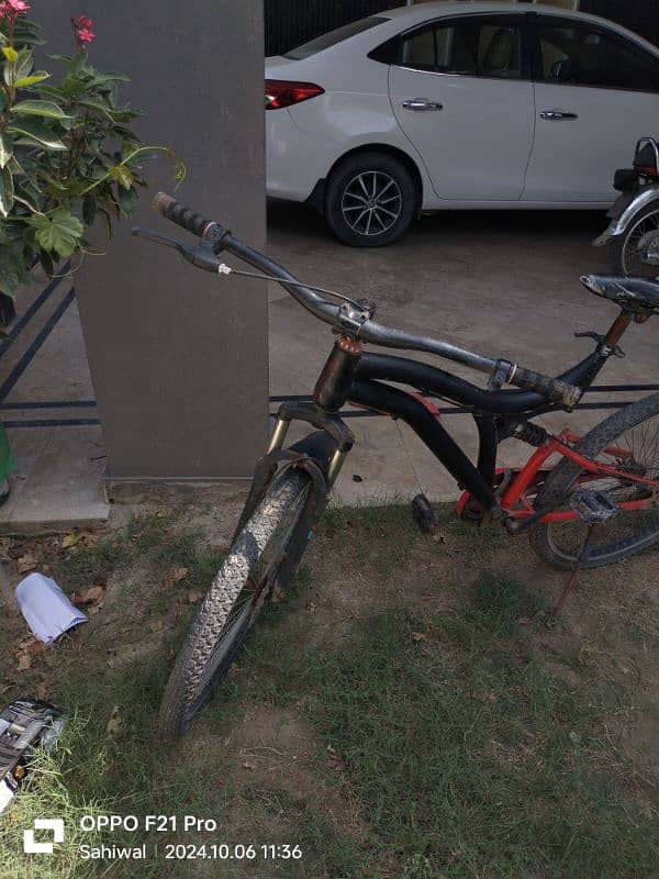 Mountain bicycle in good condition 3