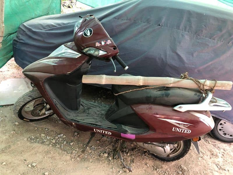 United Scooty 100cc 2