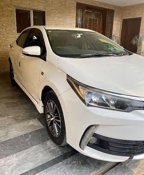 Toyota Corolla Altis 2017 1