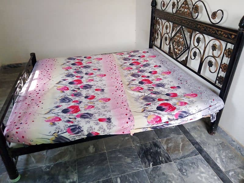 bed urgent sale 1