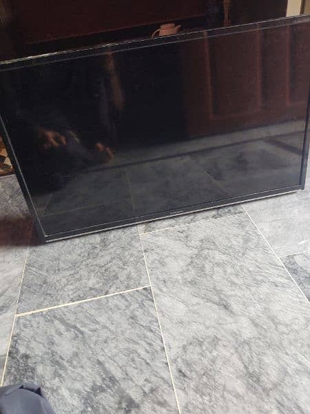 Panasonic 32 inche screen black hai light off hai 9