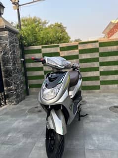 Yj future electric scooty new