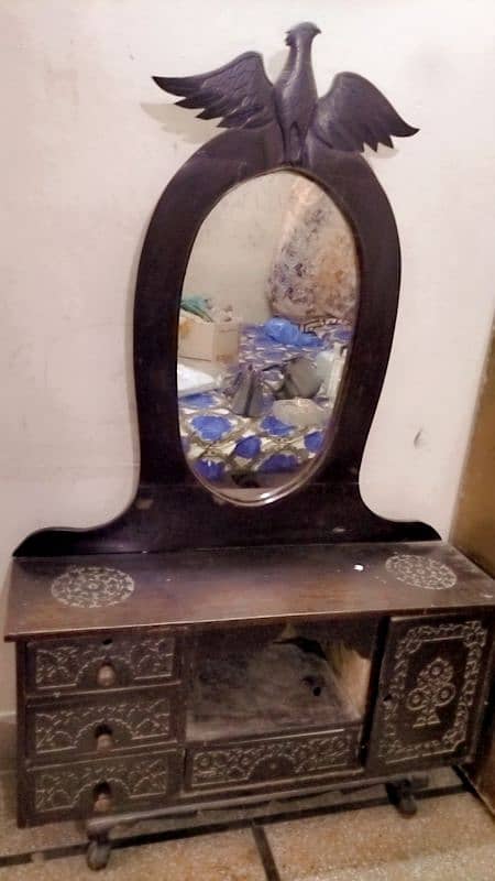 Dressing table 0