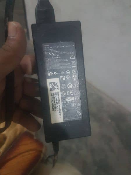 Mene apna haier ka dead laptop sale karna hai sath 2 orignl Dell chrgr 5