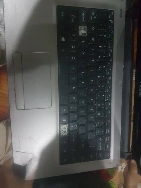 Mene apna haier ka dead laptop sale karna hai sath 2 orignl Dell chrgr 9