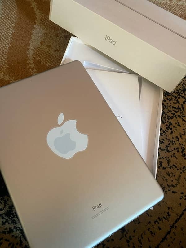 Ipad 9th generation 64gb 10by10 condition with full acceorise 5