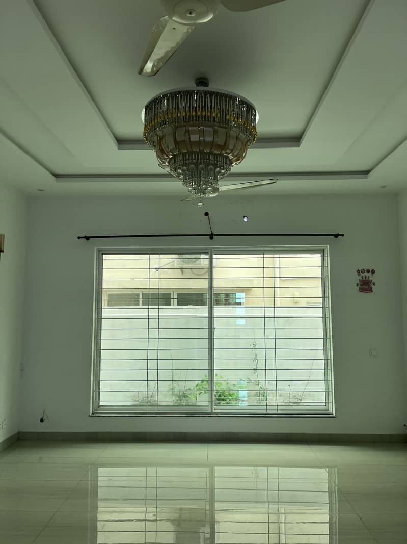 Beautiful 1 Kanal House for Rent 6 Bedrooms, 2 Kitchens, Store Room, TV Lounge 1