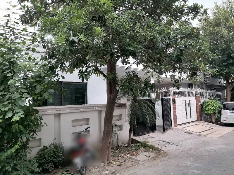 A Stunning House Is Up For Grabs In State Life Phase 1 - Block A Lahore 2