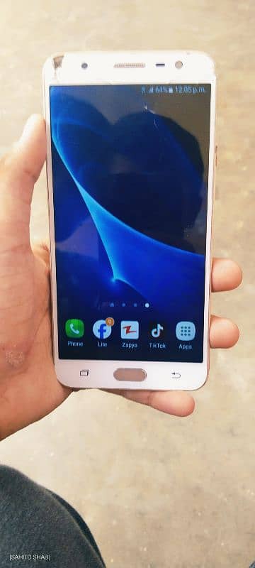 Samsung Galaxy on 7 3