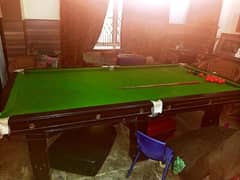 4.5* 8.5 feet snooker table used just a month