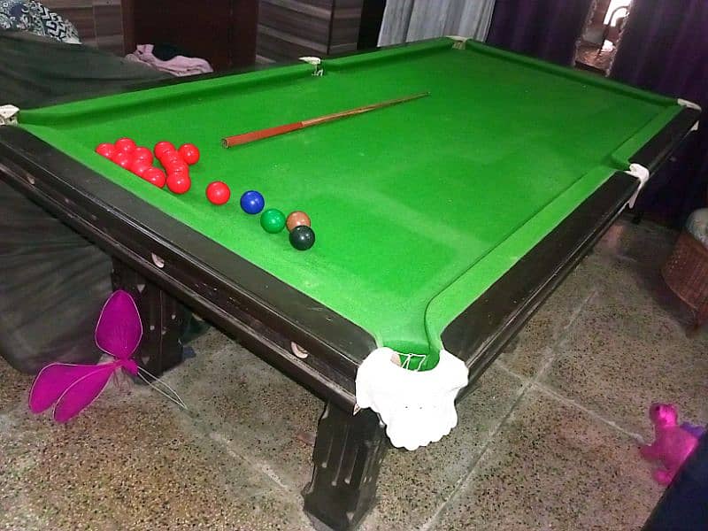 4.5* 8.5 feet snooker table used just a month 1