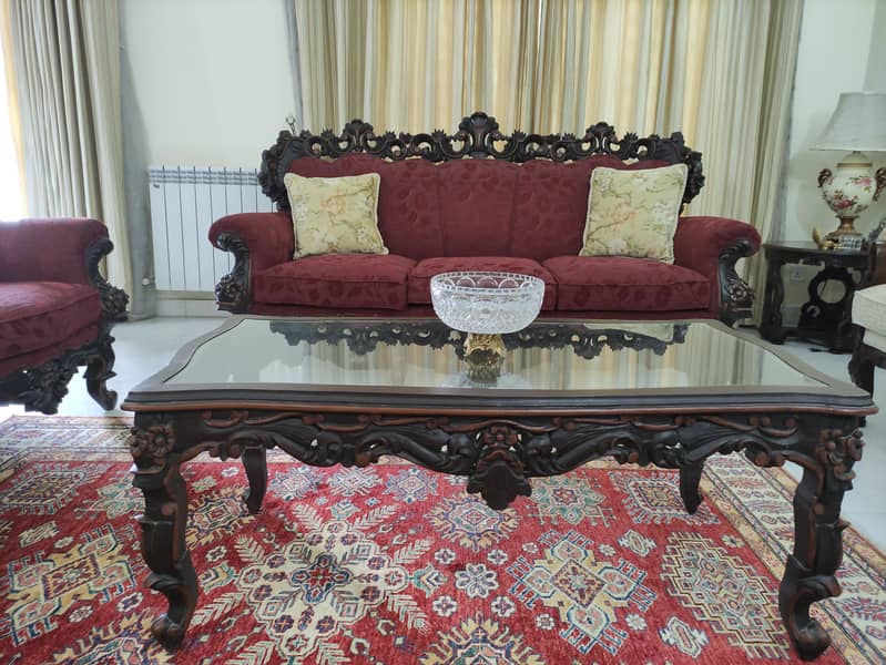 5 Seater Sofa with Centre Table. 3