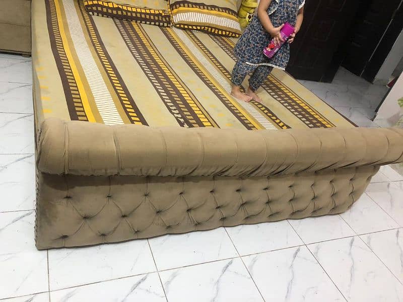 bed king size khud banwaya hai 9