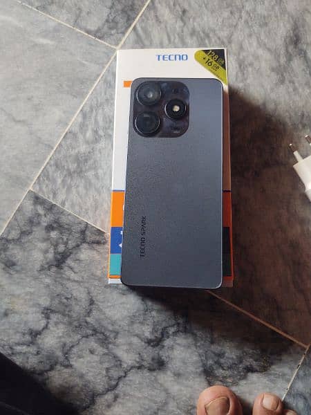 Tecno spark 10pro 8gb 128gb good condition 4 month warranty 7