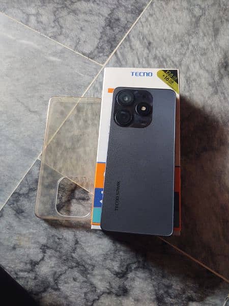 Tecno spark 10pro 8gb 128gb good condition 4 month warranty 9