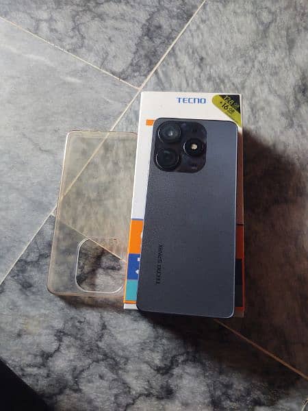 Tecno spark 10pro 8gb 128gb good condition 4 month warranty 10