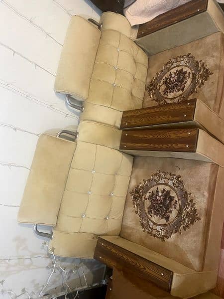 5 seater sofa set in very neat condition 1