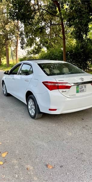 Toyota Altis Grande 1.8 CVTi 2015 4